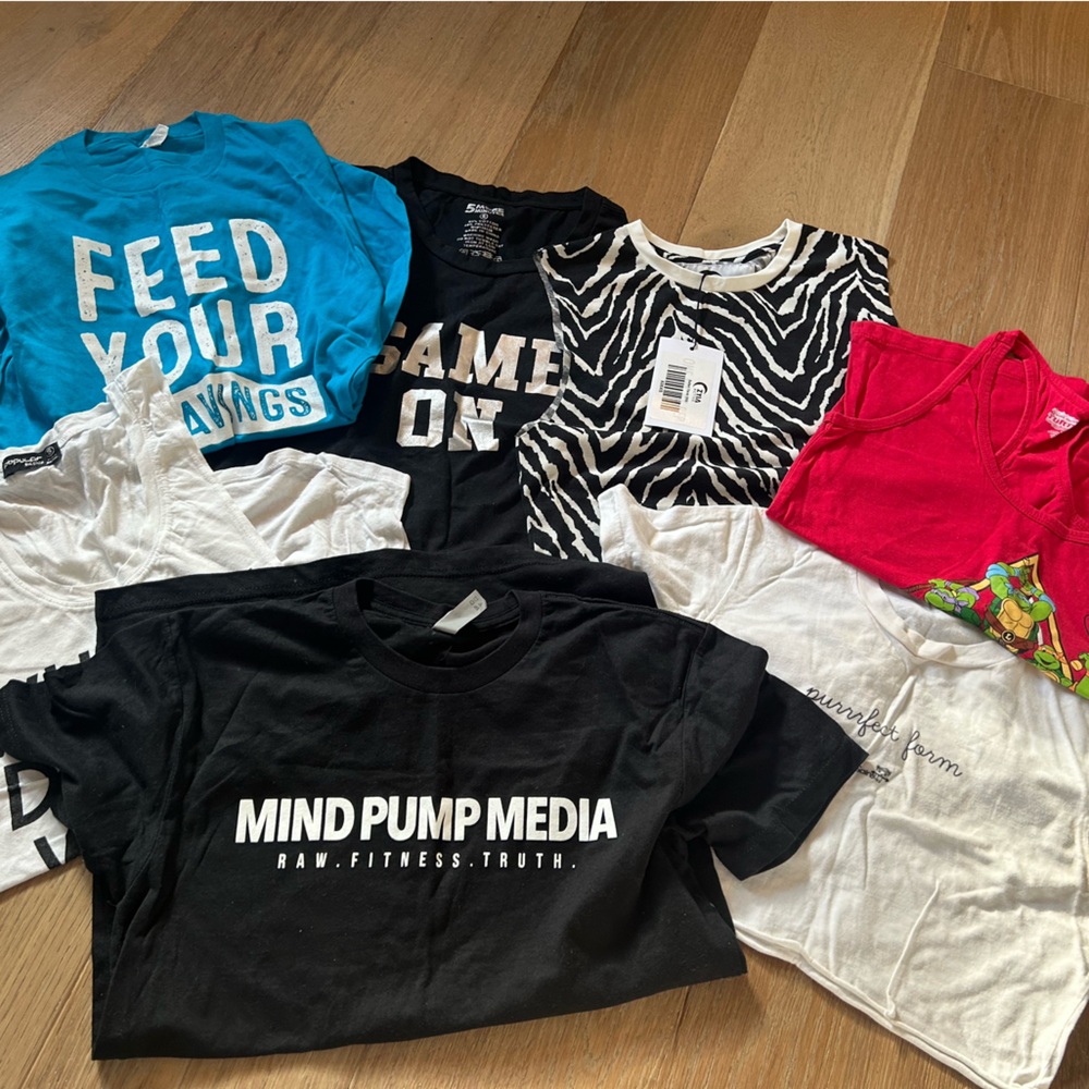 Activewear tank and graphic tee bundle